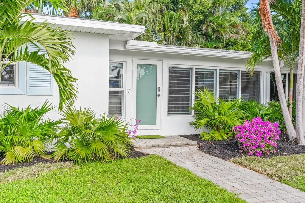 7 Fayette Drive Ocean Ridge FL 33435