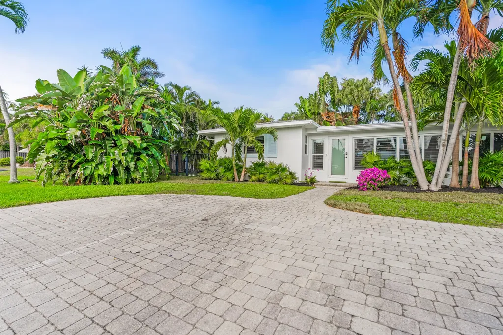 7 Fayette Drive Ocean Ridge FL 33435