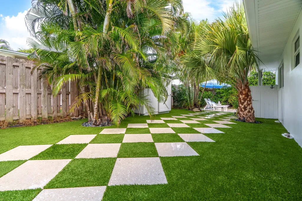 7 Fayette Drive Ocean Ridge FL 33435