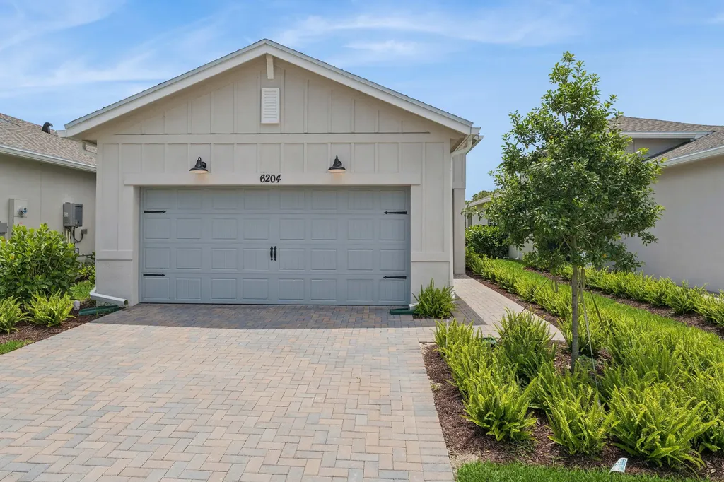6204 NW Tuckaway Avenue Port St Lucie FL 34987