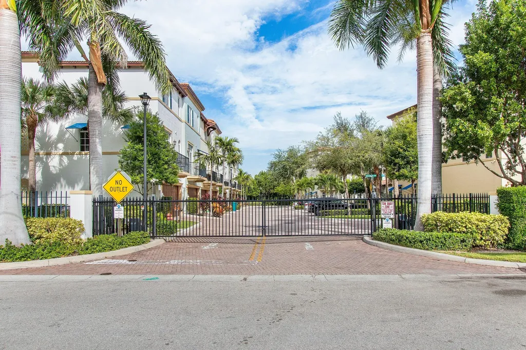 3281 Estancia Lane Boynton Beach FL 33435