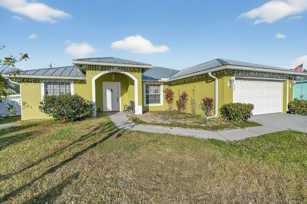 933 SW General Patton Terrace Port St Lucie FL 34953