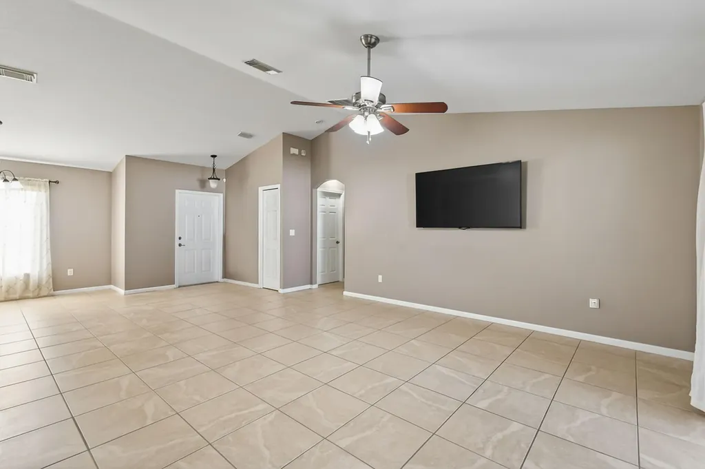 933 SW General Patton Terrace Port St Lucie FL 34953