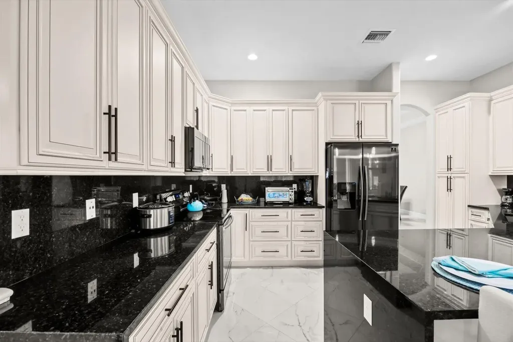 562 SW Souris Avenue Port St Lucie FL 34953