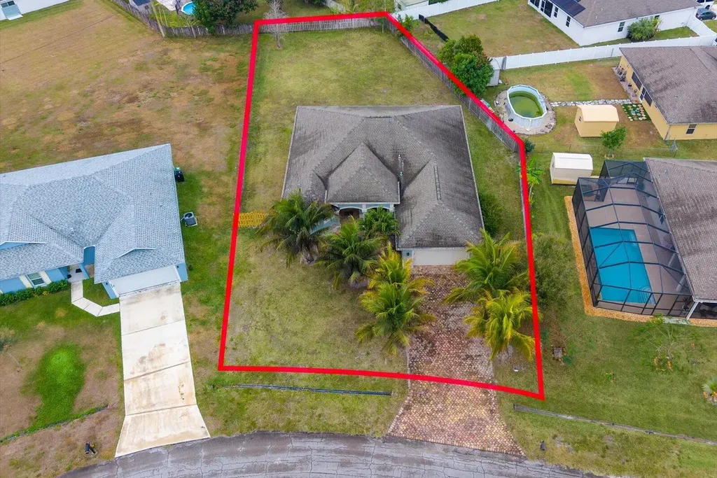 562 SW Souris Avenue Port St Lucie FL 34953