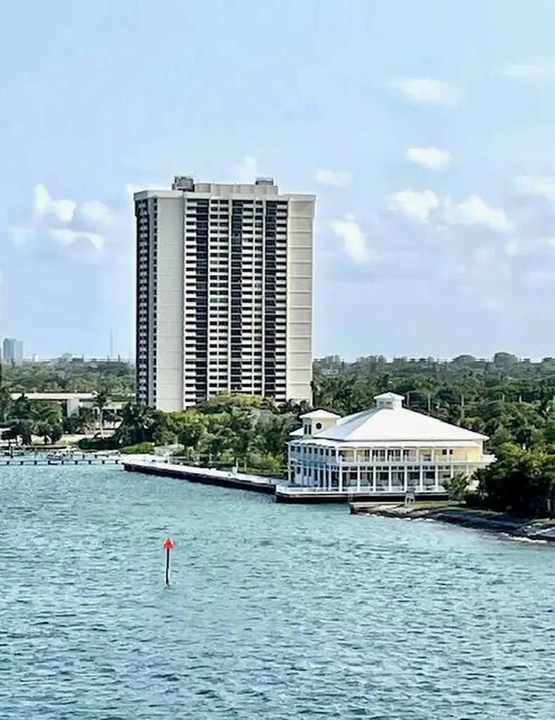 5600 N Flagler Drive West Palm Beach FL 33407