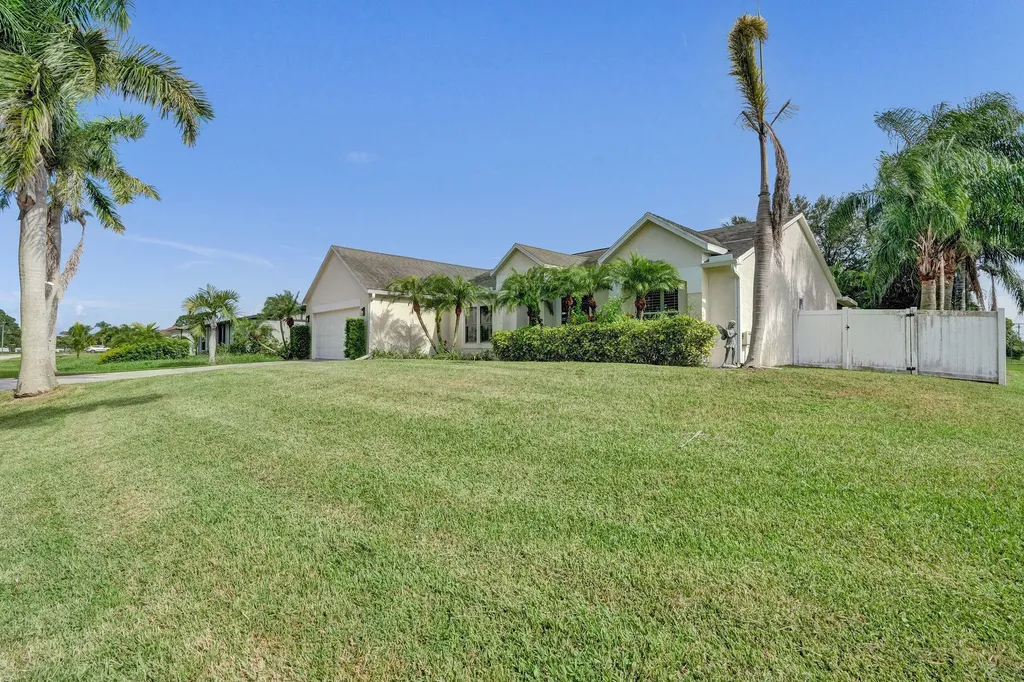 1075 W 30th Street Riviera Beach FL 33404