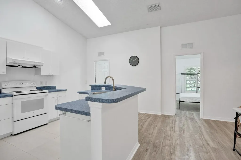 1075 W 30th Street Riviera Beach FL 33404