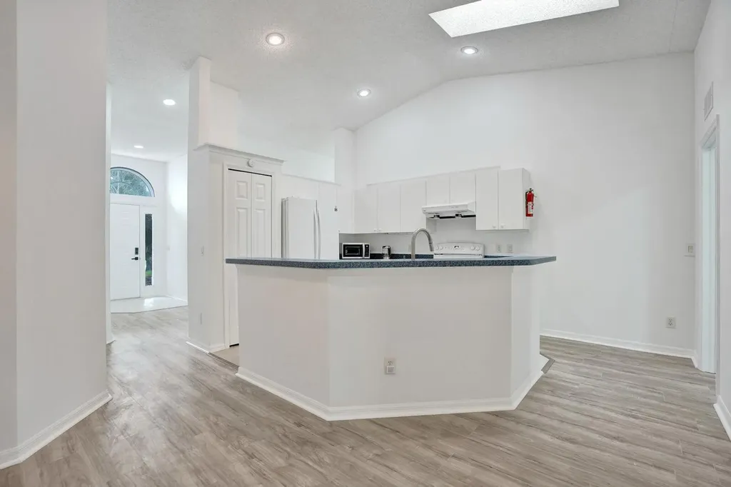 1075 W 30th Street Riviera Beach FL 33404