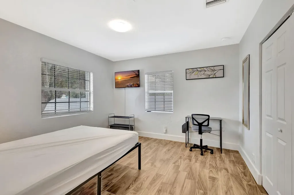 1075 W 30th Street Riviera Beach FL 33404
