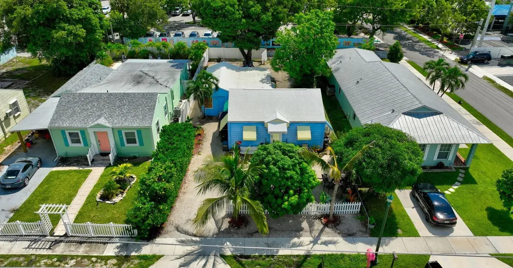 629 SE 4th Avenue Delray Beach FL 33483