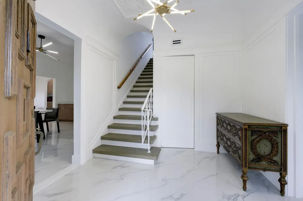 1629 S Lakeside Drive Lake Worth Beach FL 33460