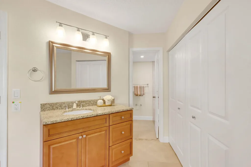 1558 SE Royal Green Circle Port St Lucie FL 34952