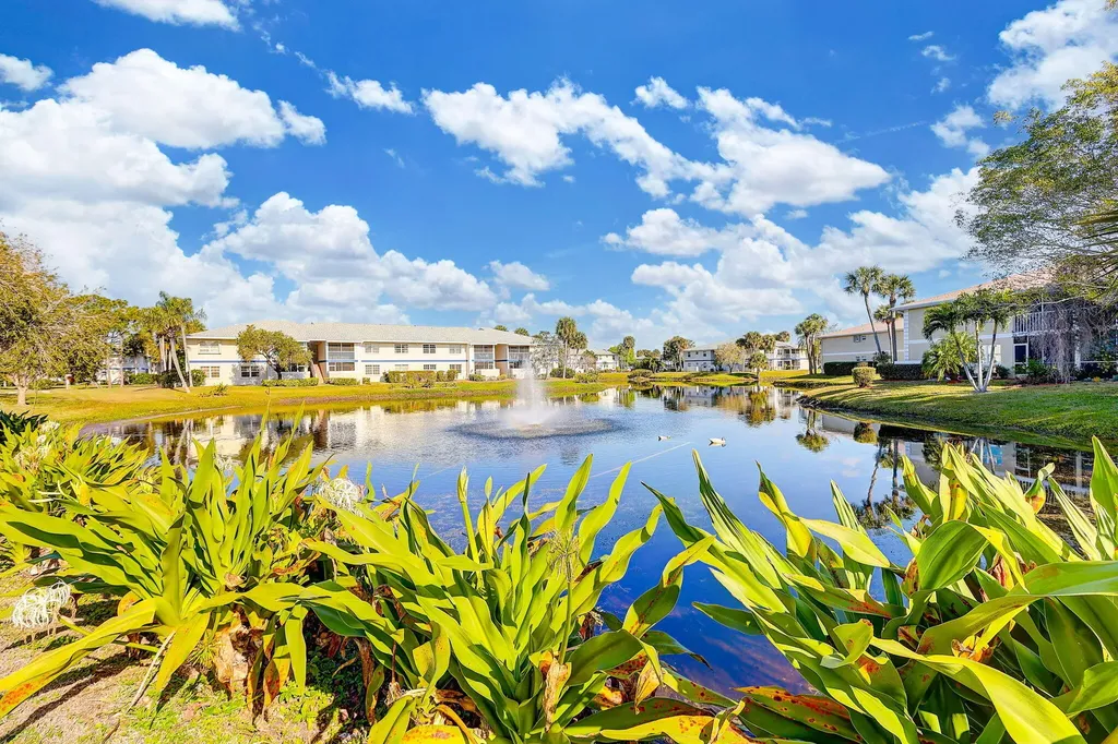 1558 SE Royal Green Circle Port St Lucie FL 34952