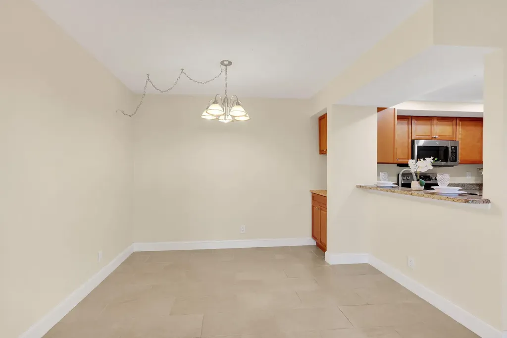 1558 SE Royal Green Circle Port St Lucie FL 34952