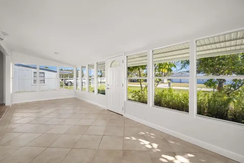 1471 4th Court Vero Beach FL 32960