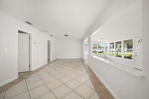 1471 4th Court Vero Beach FL 32960