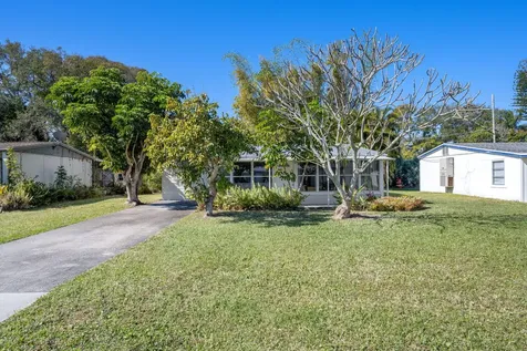 1471 4th Court Vero Beach FL 32960