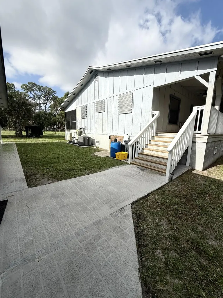 14800 99th Street N The Acreage FL 33412