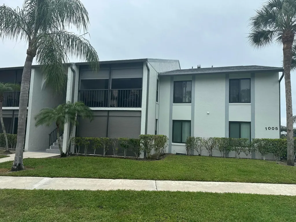 1005 Green Pine Blvd H-2 West Palm Beach FL 33409