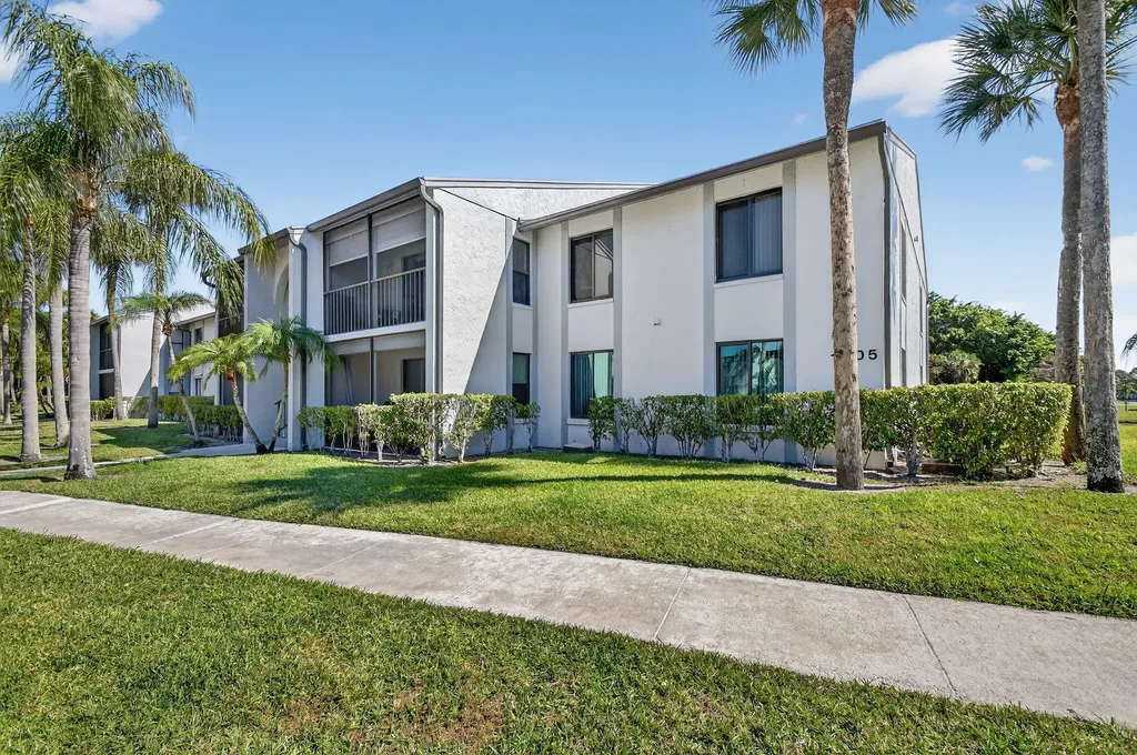 1005 Green Pine Blvd H-2 West Palm Beach FL 33409