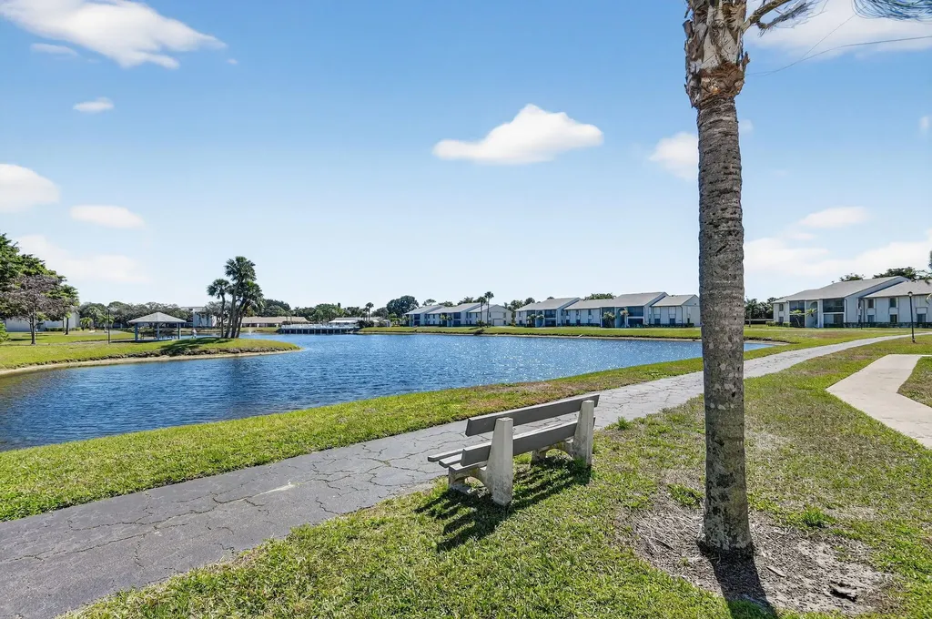 1005 Green Pine Blvd H-2 West Palm Beach FL 33409