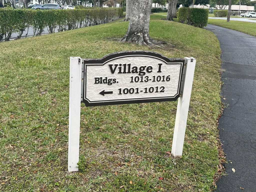 1005 Green Pine Blvd H-2 West Palm Beach FL 33409