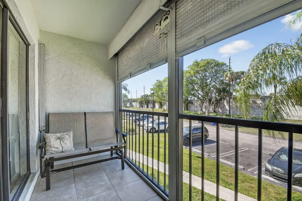 1005 Green Pine Blvd H-2 West Palm Beach FL 33409