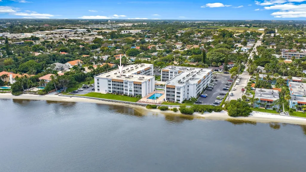 1516 S Lakeside Drive Lake Worth Beach FL 33460