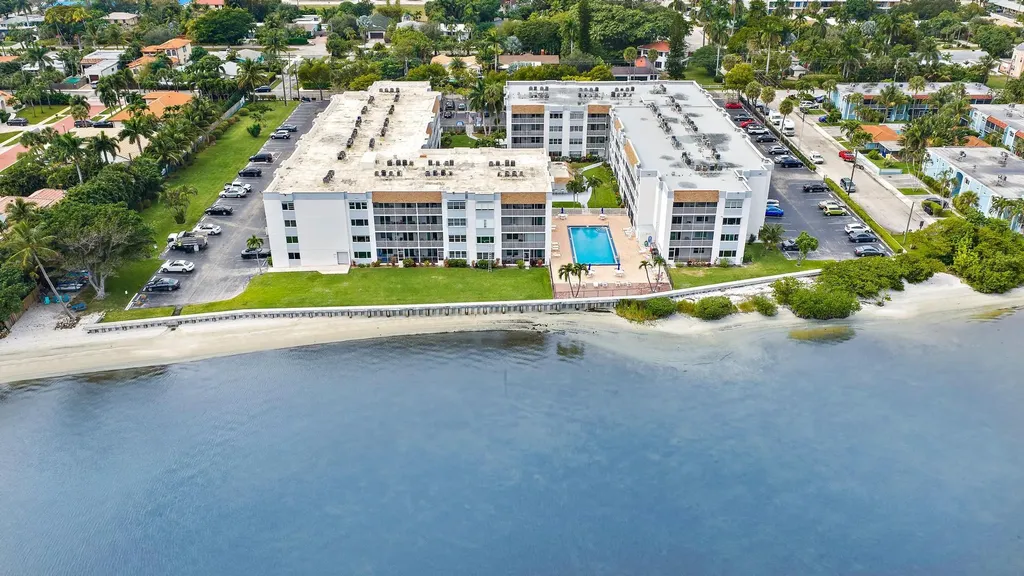 1516 S Lakeside Drive Lake Worth Beach FL 33460