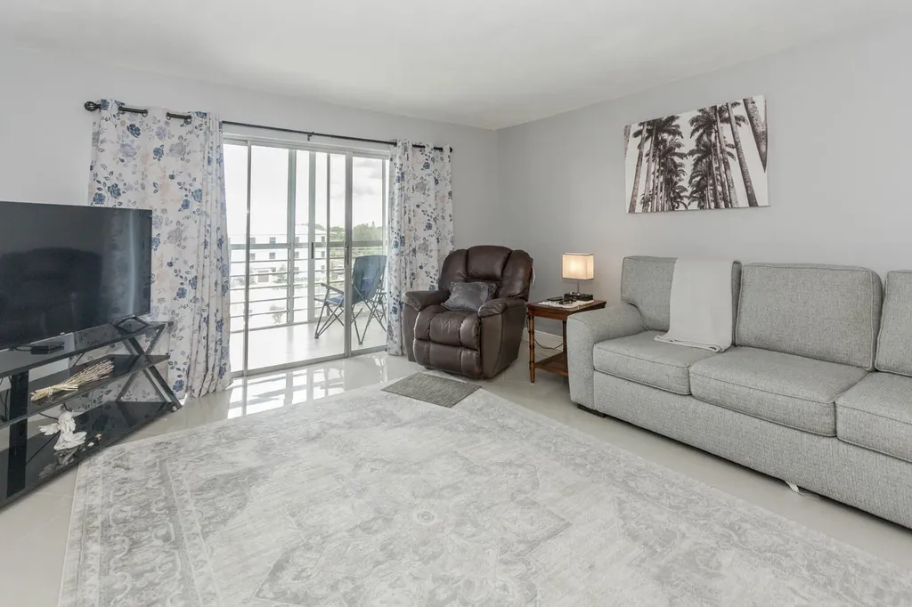 711 Lori Drive Palm Springs FL 33461