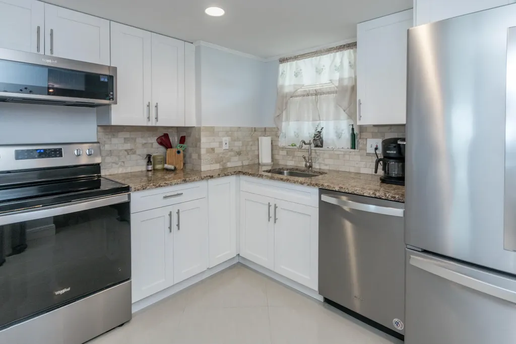 711 Lori Drive Palm Springs FL 33461