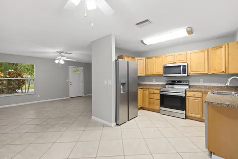 762 NE Lanfair Street Port St Lucie FL 34983