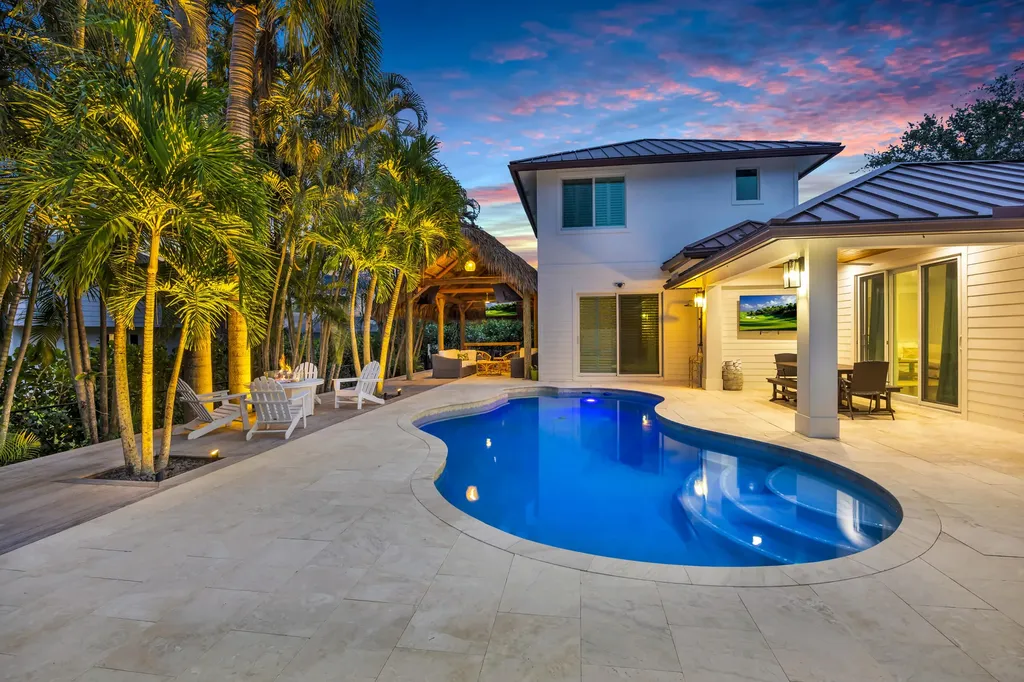 9806 SE Landing Place Tequesta FL 33469
