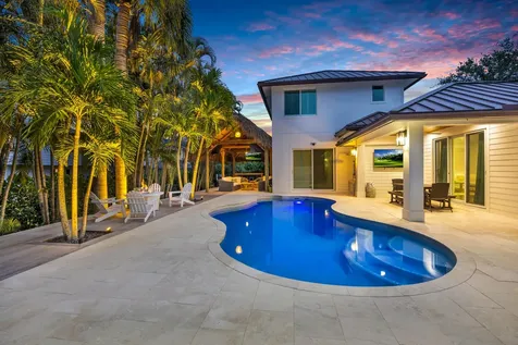 9806 SE Landing Place Tequesta FL 33469