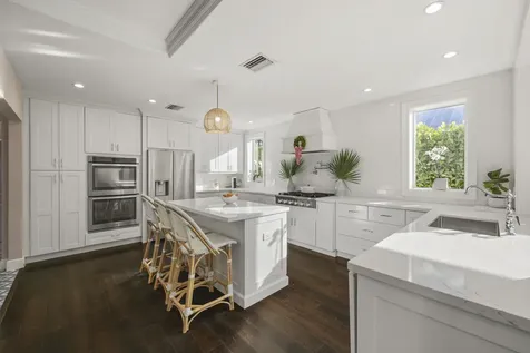 9806 SE Landing Place Tequesta FL 33469