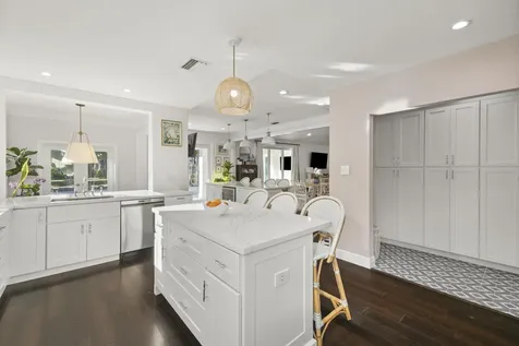 9806 SE Landing Place Tequesta FL 33469