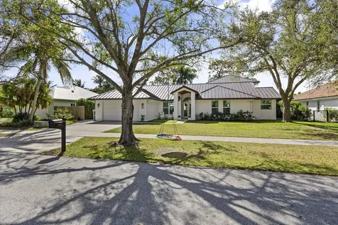 9806 SE Landing Place Tequesta FL 33469
