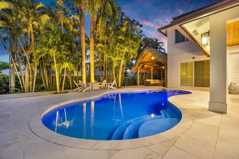 9806 SE Landing Place Tequesta FL 33469