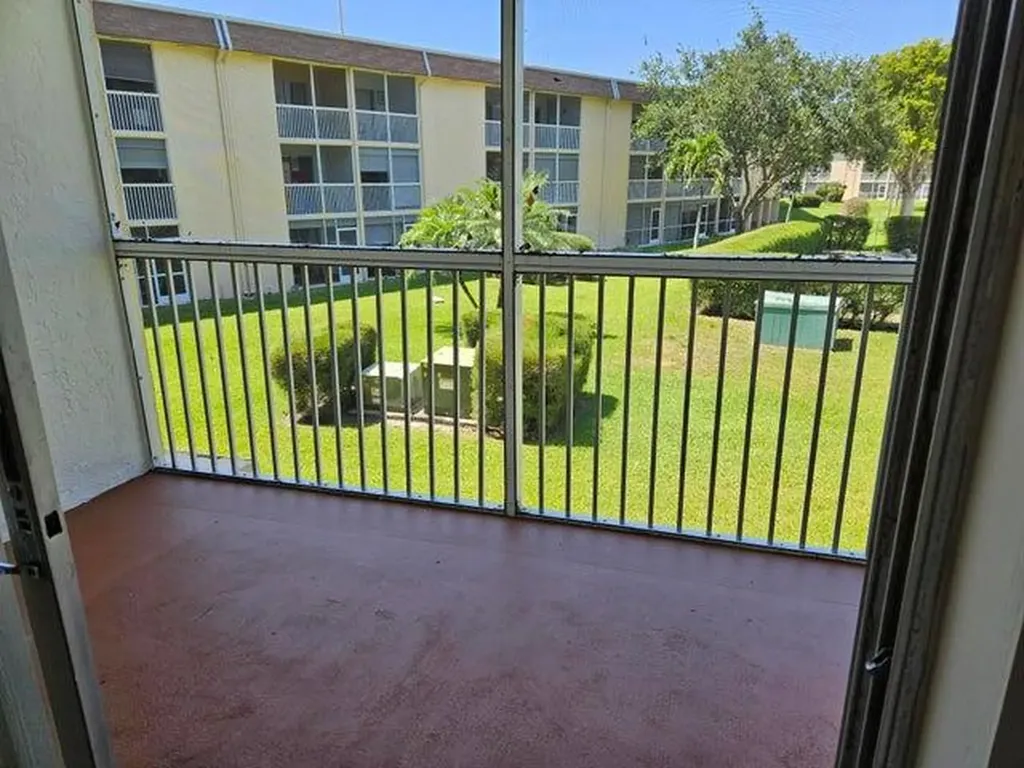 300 Village Green Circle S Palm Springs FL 33461