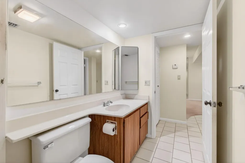 6049 Balboa Circle Boca Raton FL 33433