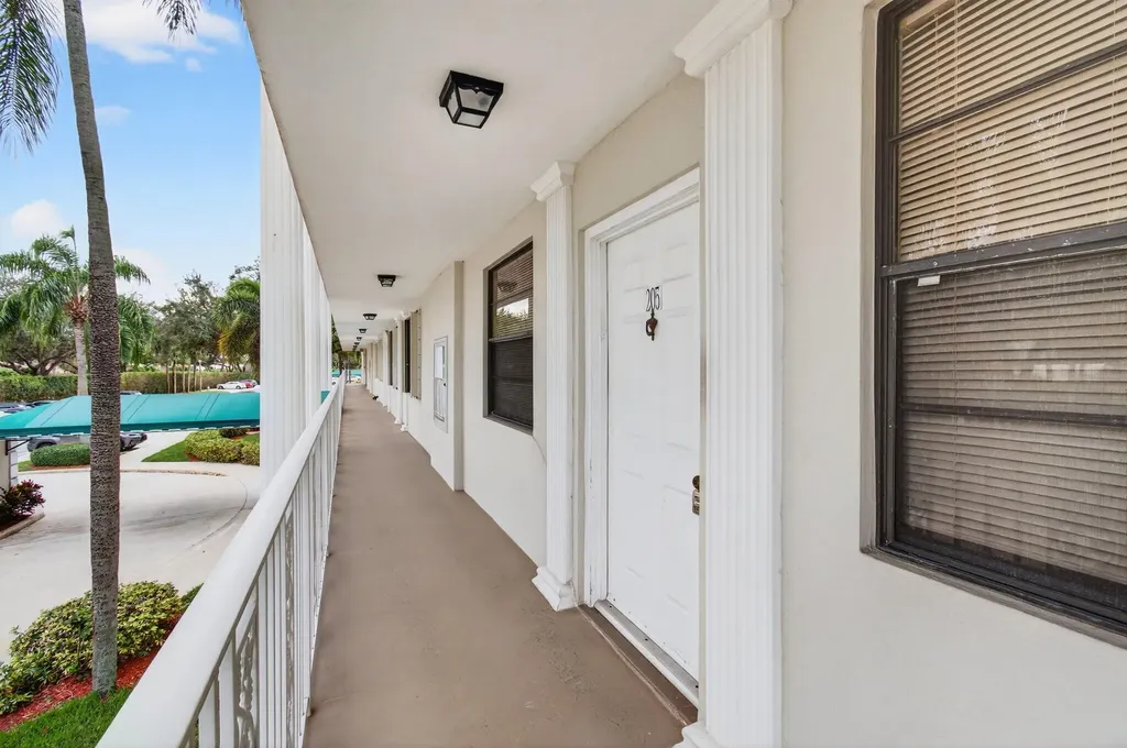 6049 Balboa Circle Boca Raton FL 33433