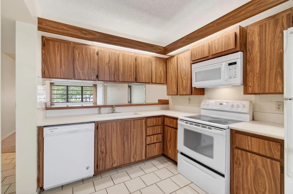 6049 Balboa Circle Boca Raton FL 33433