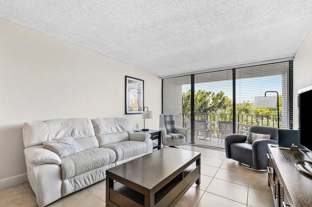 1830 Embassy Drive West Palm Beach FL 33401