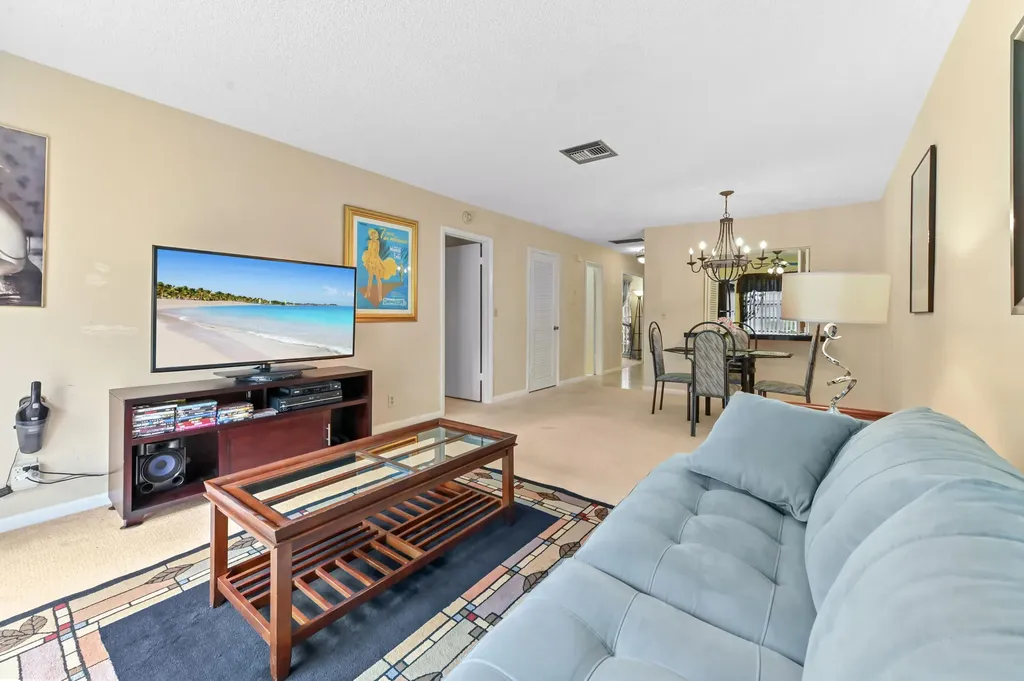 13988 Via Flora Delray Beach FL 33484
