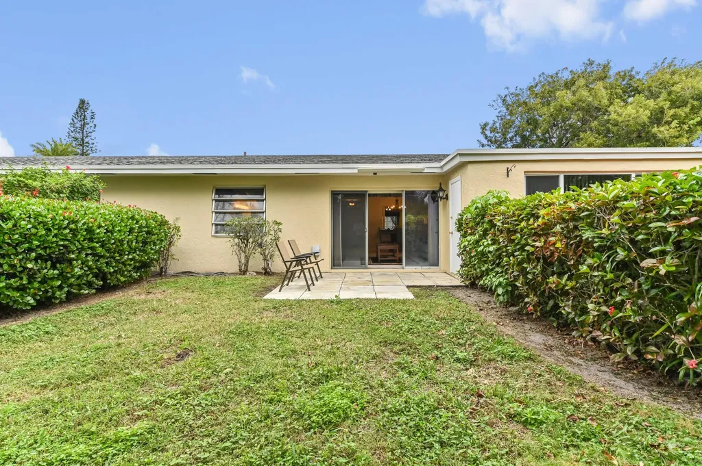 13988 Via Flora Delray Beach FL 33484