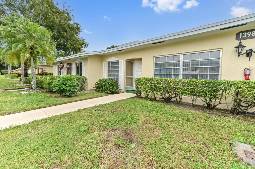 13988 Via Flora Delray Beach FL 33484