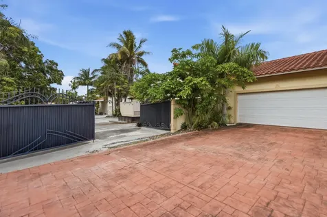 7445 N Augusta Drive Hialeah FL 33015