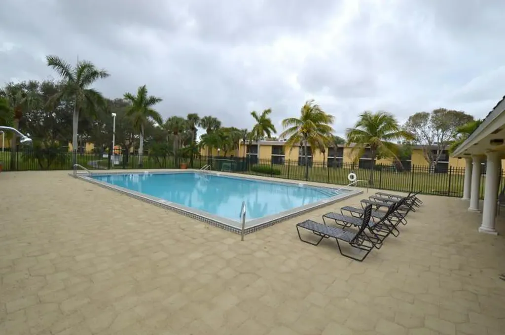 709 Meadows Circle Boynton Beach FL 33436