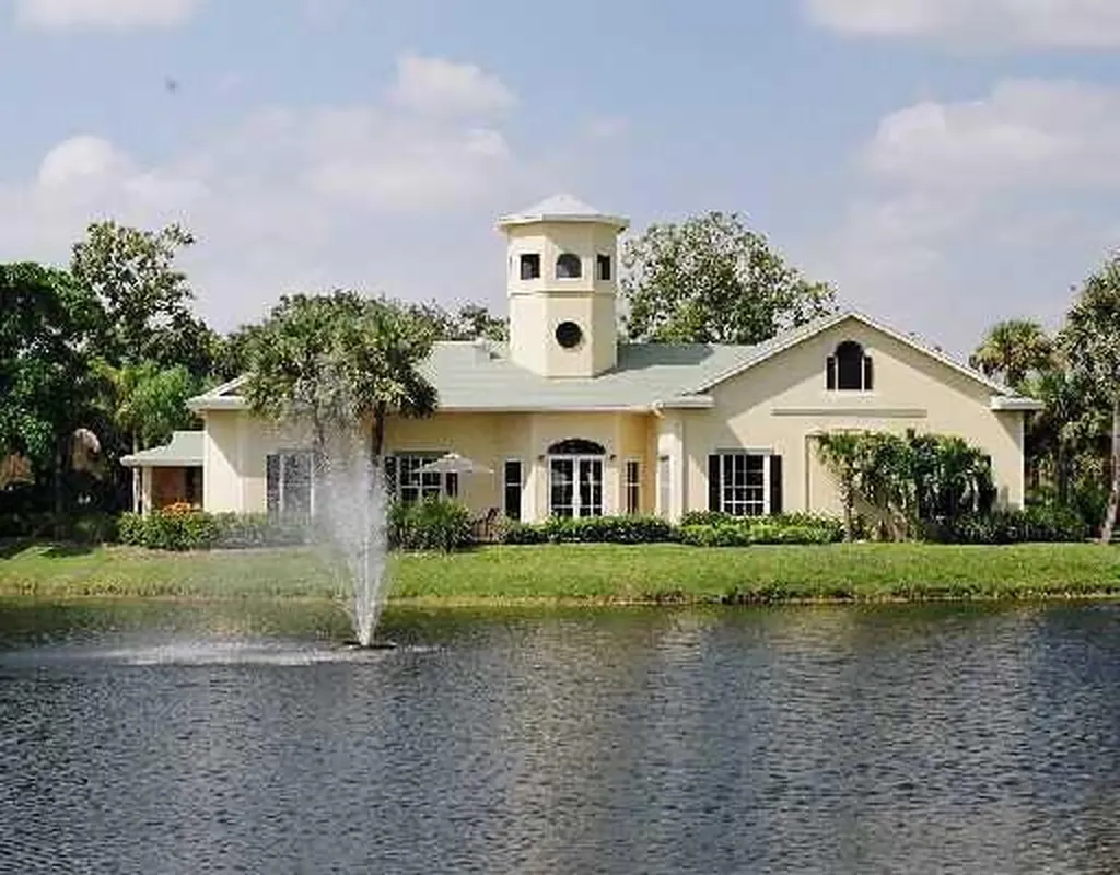 709 Meadows Circle Boynton Beach FL 33436